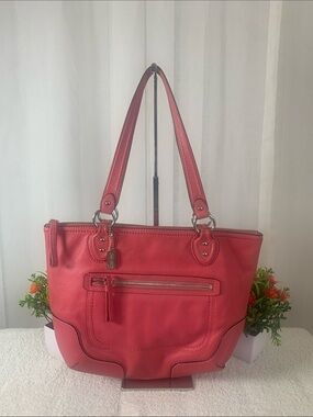 GUC Coach Pink Poppy Leather Handbag
